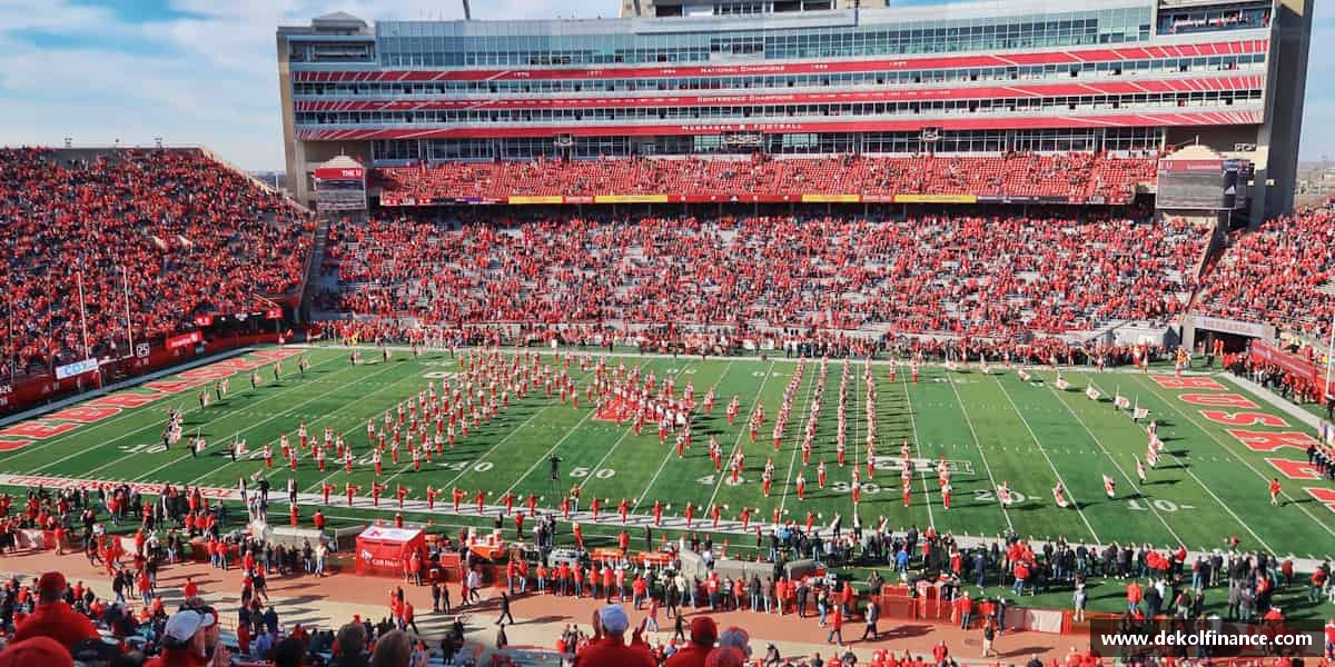 用拼搏书写传奇，奋斗创造未来。